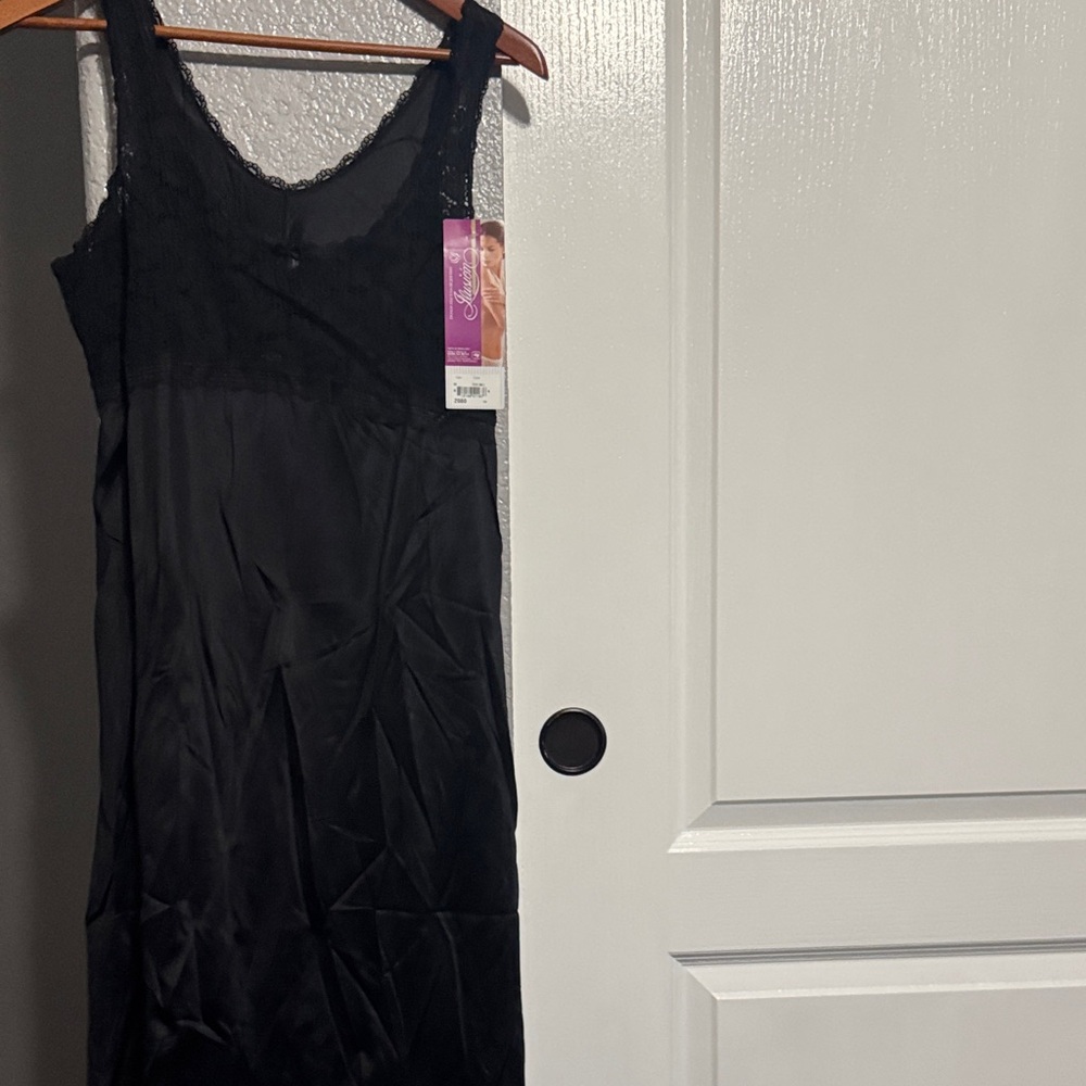Chic Black Lace Chemise